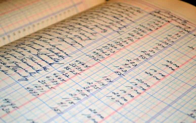 Round Numbers and Estimates