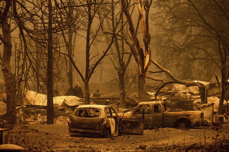 california-wildfire-two-found-dead-inside-burned-car-2.jpg