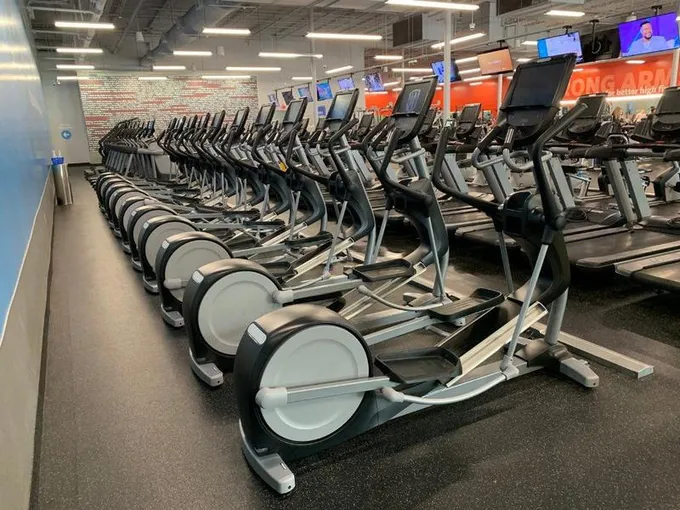 (11) Precor EFX 781 Elliptical with P82 Console RTR#  for Sale