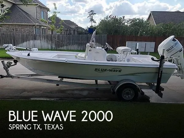 Blue Wave 2000 Pure Bay Center Consoles 2019 for Sale