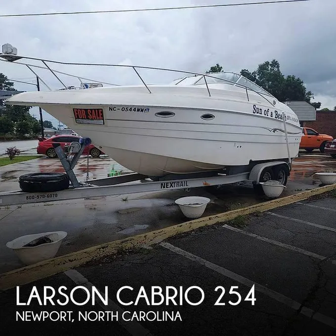 Larson cabrio 254 Cuddy Cabins 2002 for Sale