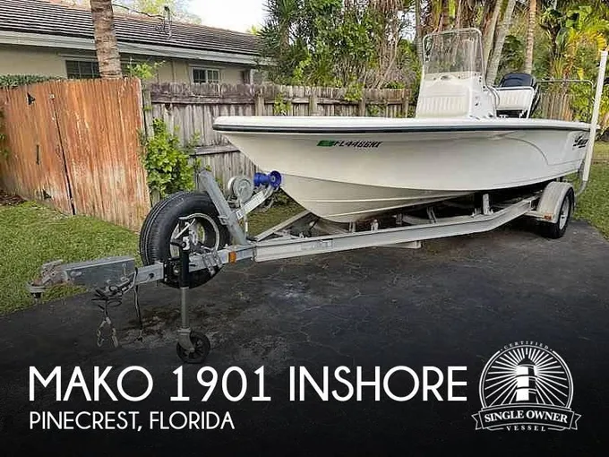 Mako 1901 Inshore Center Consoles 2009 for Sale