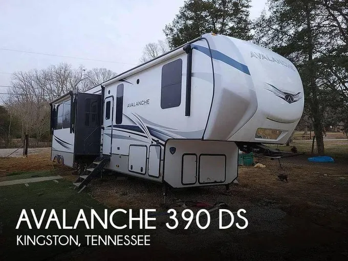 2022 Keystone Avalanche 390 DS 39ft for Sale