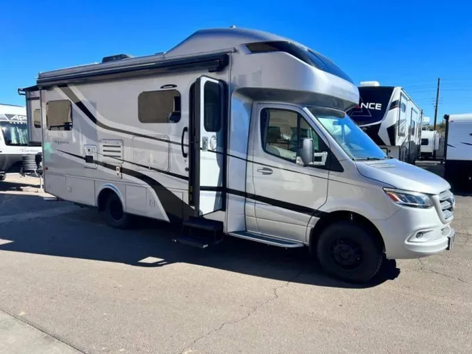 2020 Tiffin Tiffin Motorhomes Wayfarer 25 QW 25ft for Sale