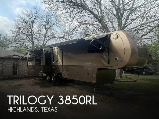 2013 Dynamax Trilogy 3850RL 38ft for Sale