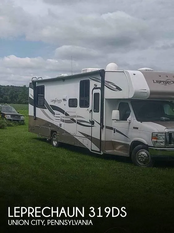 2013 Coachmen Leprechaun 319DS 31ft for Sale