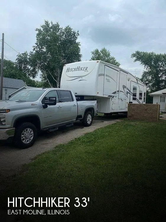 2008 Nuwa Hitchhiker Discover America 331RSB 33ft for Sale