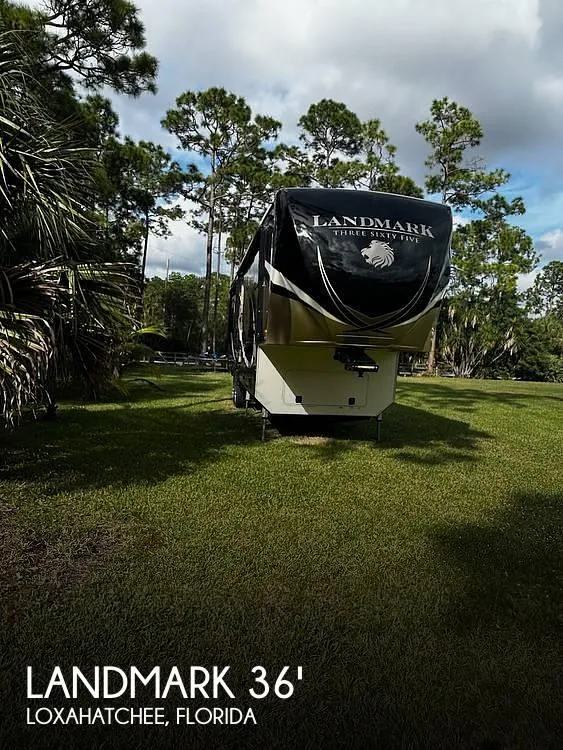 Heartland Landmark 365 Oshkosh Fifth Wheel 2017 for Sale