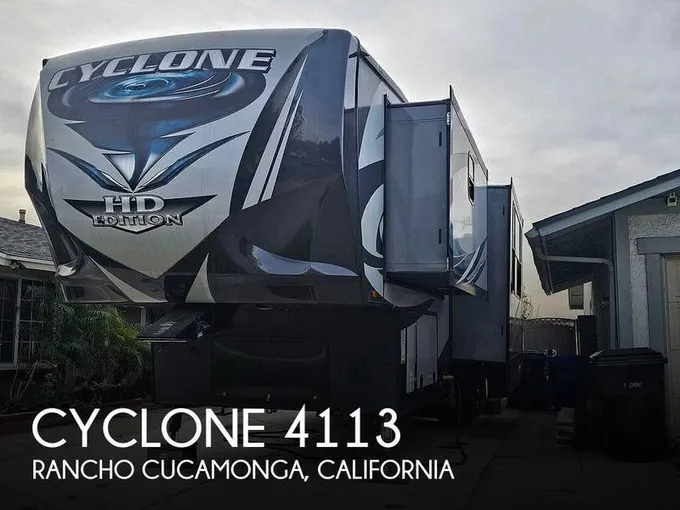 Heartland Cyclone 4113 Fifth Wheel 2017 for Sale