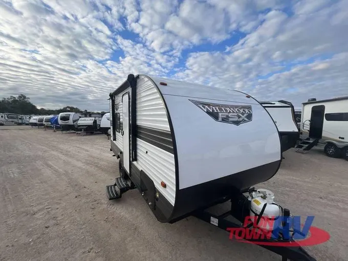 2024 Forest River Forest River RV Wildwood FSX 164RBLE 20ft for Sale