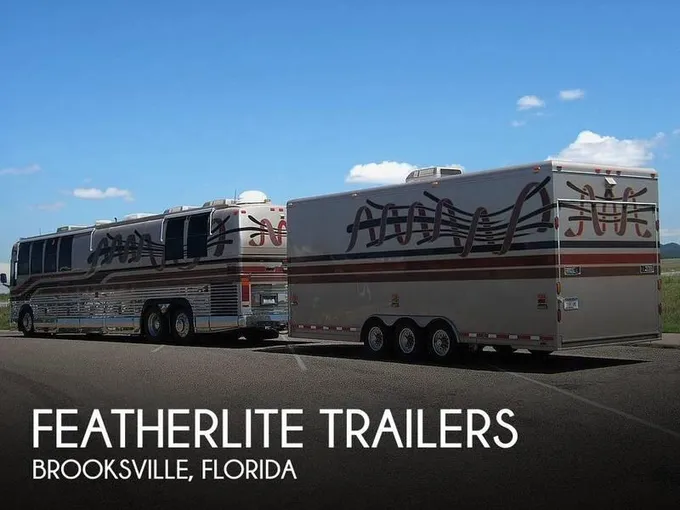2000 Featherlite Trailers Featherlite Trailers 8.5 X 25 30ft for Sale