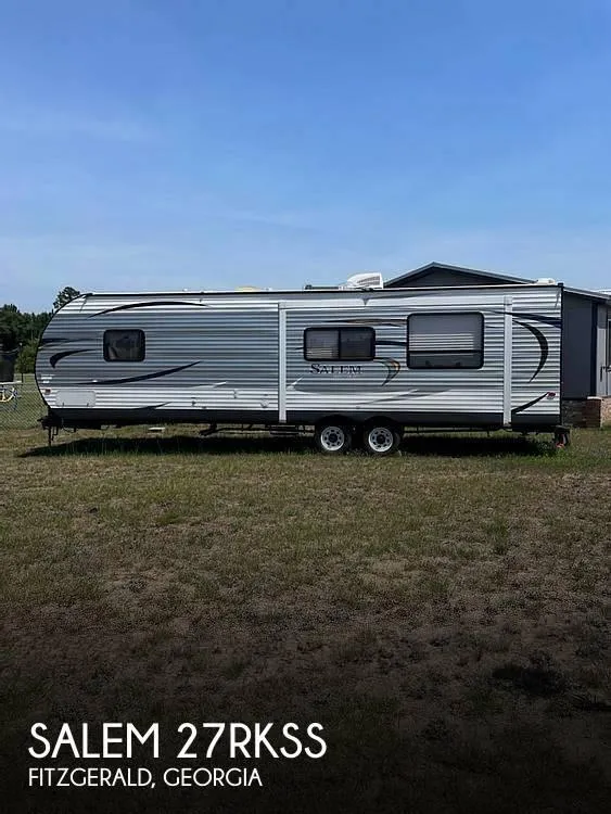 2017 Forest River Salem 27RKSS 33ft