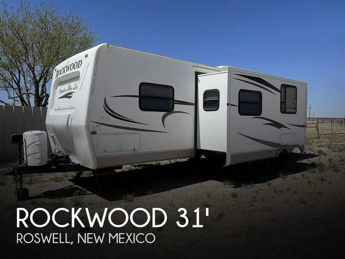 2011 Forest River Rockwood Signature Ultra Lite 8317RKSS 31ft for Sale