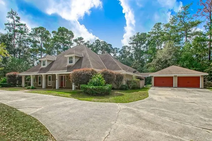 301 HAWK DR, Slidell, LA 70461 Single Family Residence For Sale  MLS# 2431131