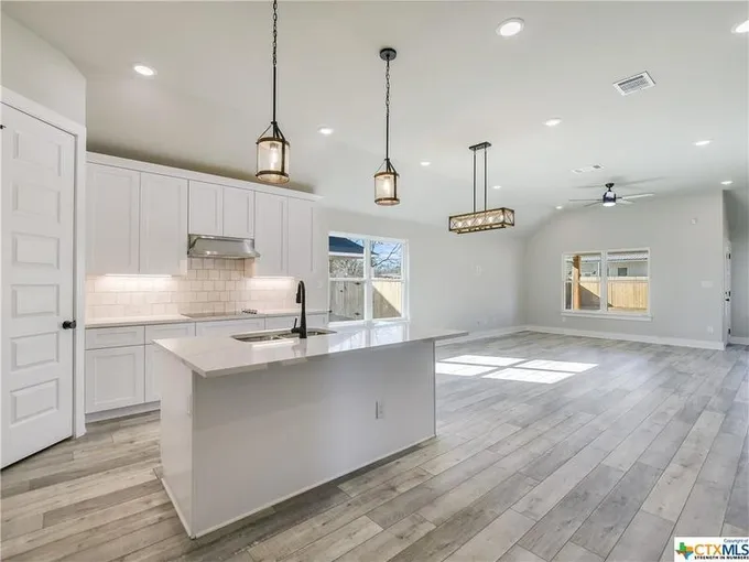 815 E Michalk, Thorndale, TX 76577 for Sale