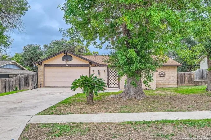 4327 VESPERO, San Antonio, TX 78233-6818 for Sale