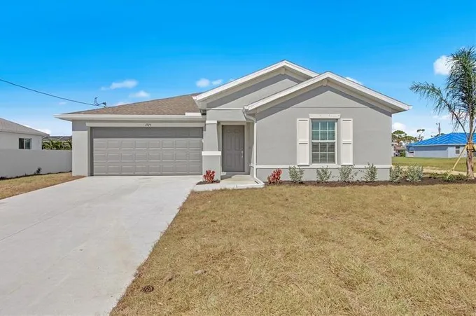 100 Oakwood Ct, Rotonda West, FL 33947 - MLS T3486564 for Sale