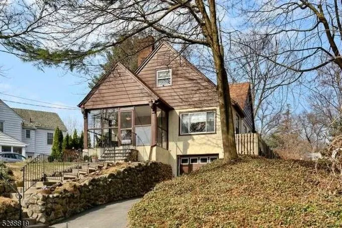 27 Oak Knoll Rd, Glen Rock, NJ 07452  623838587 for Sale