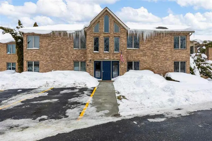 1504 1ST AVE APT 4, Coralville, IA 52241 Condo/Townhouse For Sale  MLS# 202400558