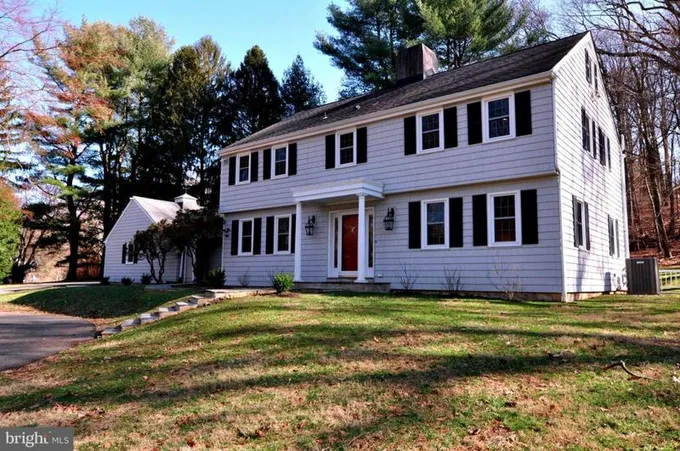 800 SYCAMORE LN, GREENVILLE, DE 19807 Single Family Residence For Sale  MLS# DENC2055090