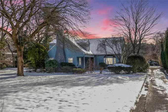 27 Fox Hollow Lane, Old Westbury, NY 11568 for Sale