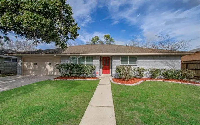 5602 Ludington Dr, Houston, TX 77035 for Sale