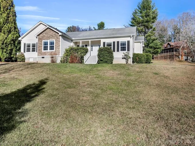 520 Meadowview Drive, Saluda, NC 28773 for Sale
