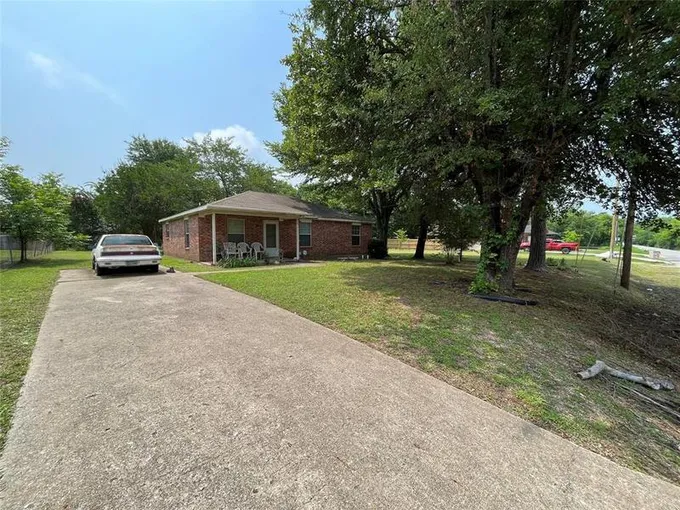 411 Mineral Wells St, Terrell, TX 75160 for Sale