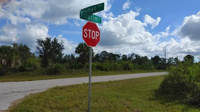 12093 Beiman Ave, Port Charlotte, FL 33981 - MLS T3487715 for Sale