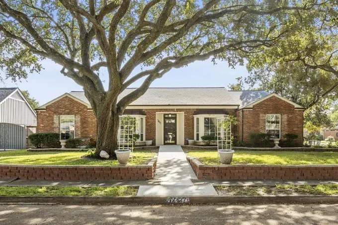 7827 Del Rey Ln, Houston, TX 77071 for Sale
