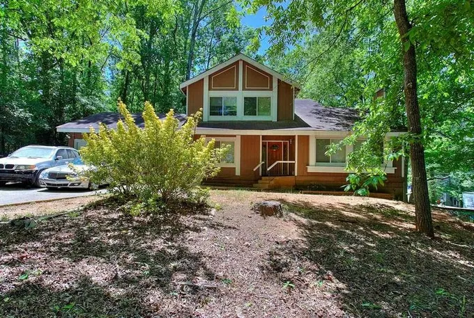 910 Millard Road, Stone Mountain, GA 30088 for Sale