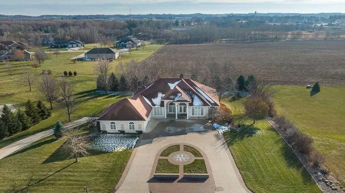 1151 Woodland, Dyersville, IA 52040  613887256 for Sale