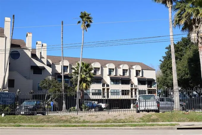 1140 Marina Bay Dr 103A, Kemah, TX 77565 for Sale