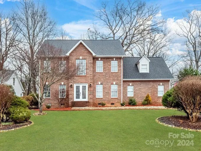 1534 20th Avenue Place NE, Hickory, NC 28601  624061249 for Sale