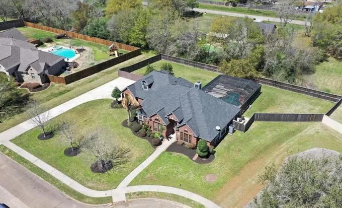 17 Harvest Way St, Angleton, TX 77515 - MLS 54128954 for Sale