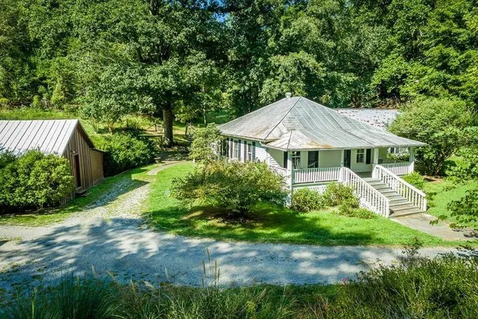1570 S HELTON RD, Sevierville, TN 37862 Single Family Residence For Sale  MLS# 267487