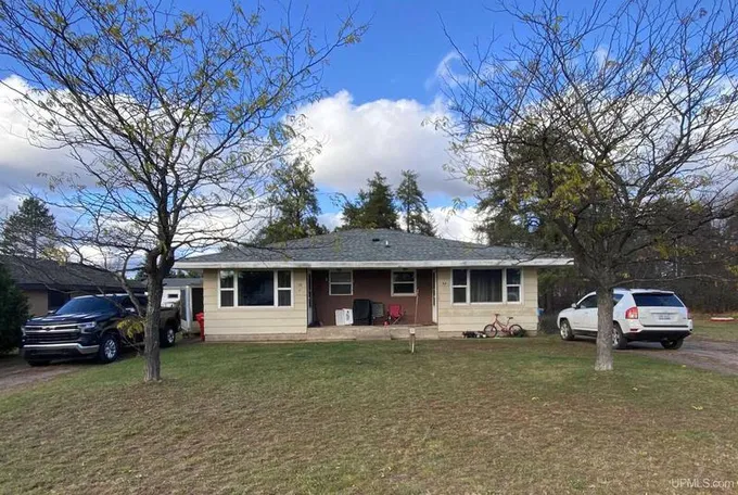 66 E Anthony, Gwinn, MI 49841  612747179 for Sale