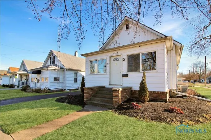 1102 E 2ND ST, Port Clinton, OH 43452 Single Family Residence For Sale  MLS# 6111836 for Rent