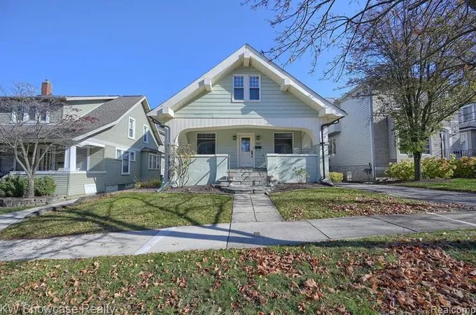 452 Park St, Birmingham, MI 48009 - MLS 20230097385 for Rent