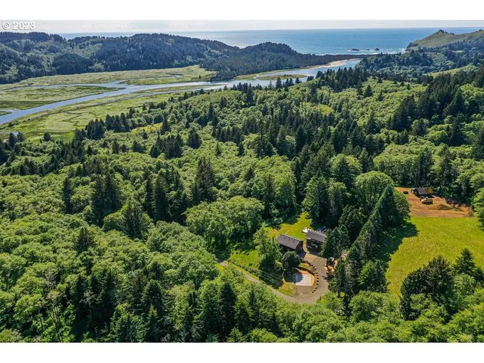 471 N LAMONTI DR, Otis OR 97368 for Sale
