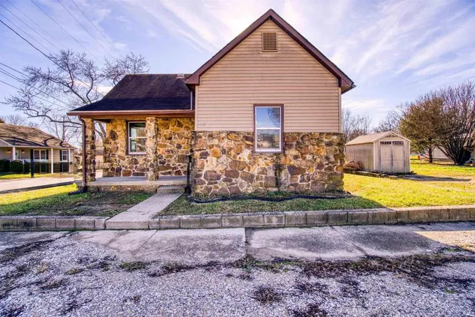 Oakland City, Gibson County, IN House for sale Property ID: 418669300