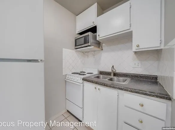 1258 Titan Ct - Oshkosh, WI 54901 - Home For Rent