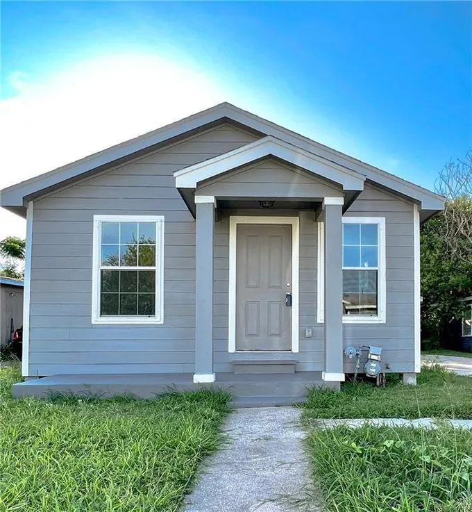 3213 Washington St, Corpus Christi, TX 78405 for Sale