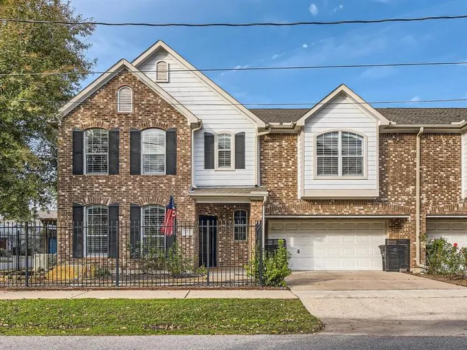 1615 W 14th St, Houston, TX 77008 for Sale