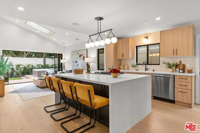 733 Appleby, Venice CA 90291 for Sale