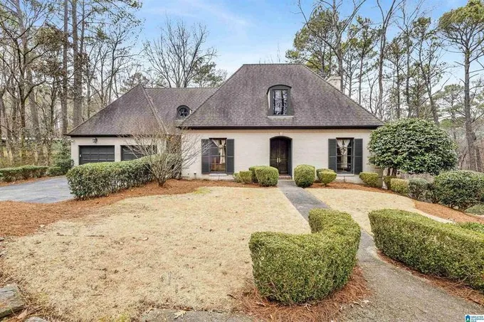 2908 RIVERWOOD LANE, BIRMINGHAM, AL 35243  621171934 for Sale