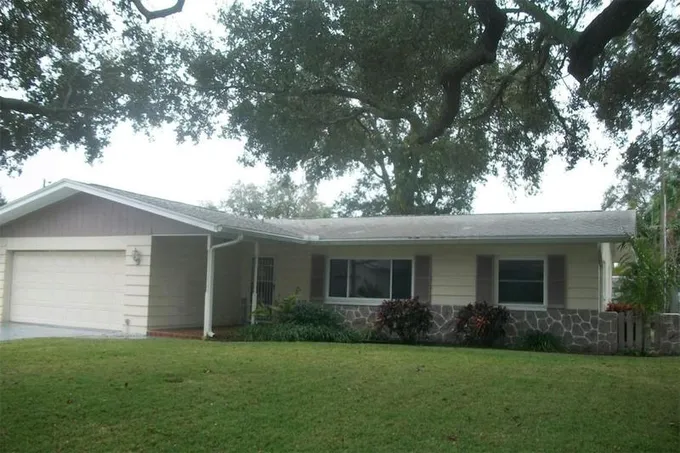 13448 PERIWINKLE AVE, SEMINOLE, FL 33776 Single Family Residence For Sale  MLS# U8226642