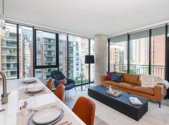 833 N Clark St unit 102 - Chicago, IL 60610 - Home For Rent
