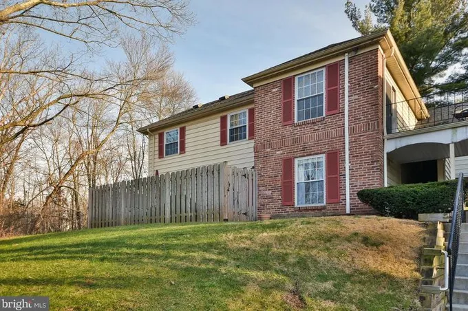 118 Berwick Pl #23A, Lansdale, PA 19446 - MLS PAMC2094982 for Sale