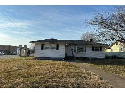 E 10th St for Sale